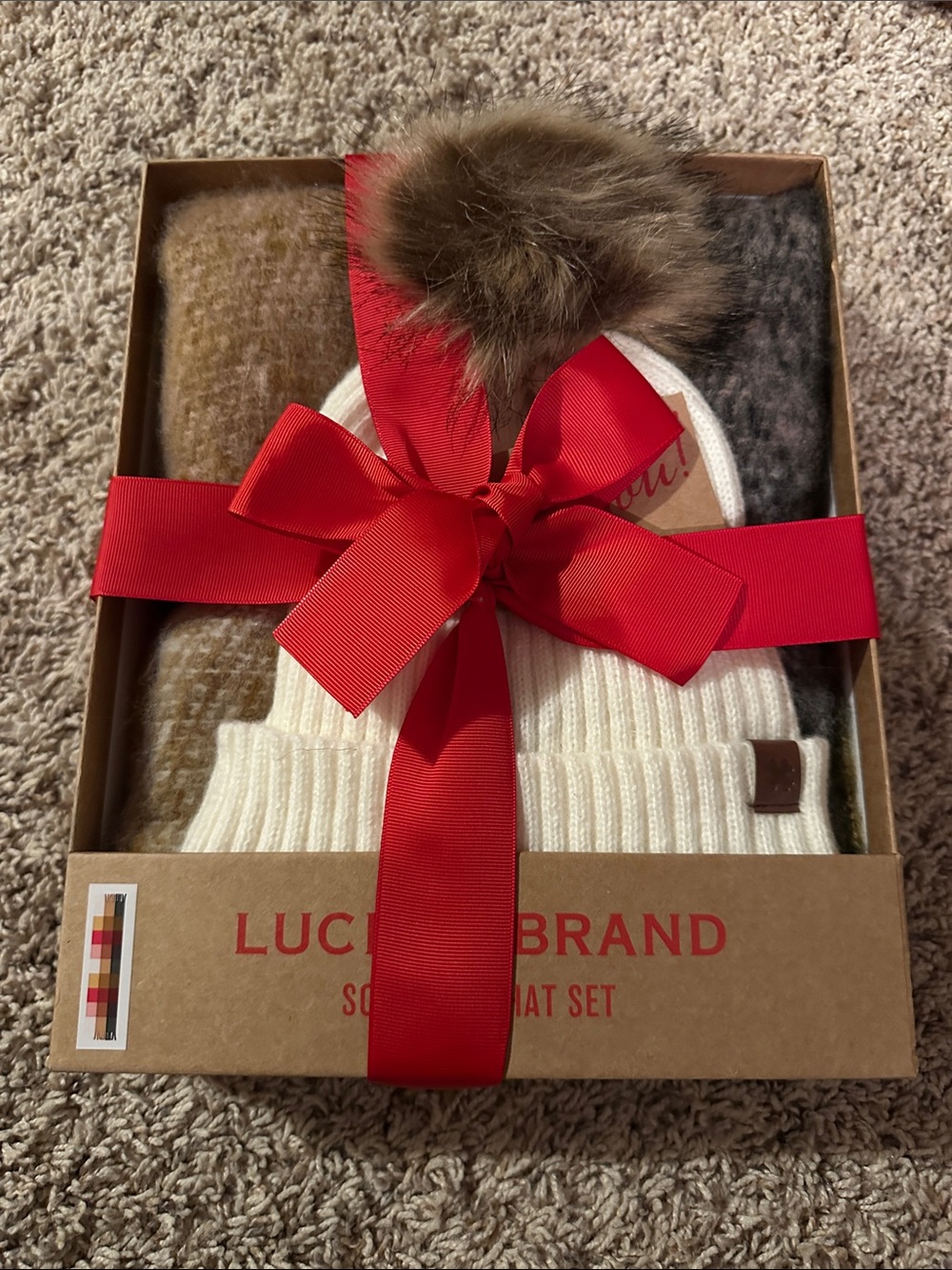 Lucky Brand women’s Cream Ribbed Beanie with scarf